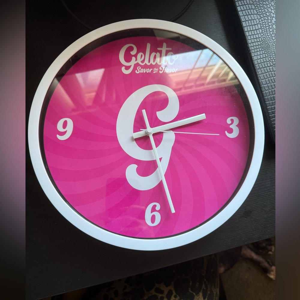 Battery operated Gelato wall clock